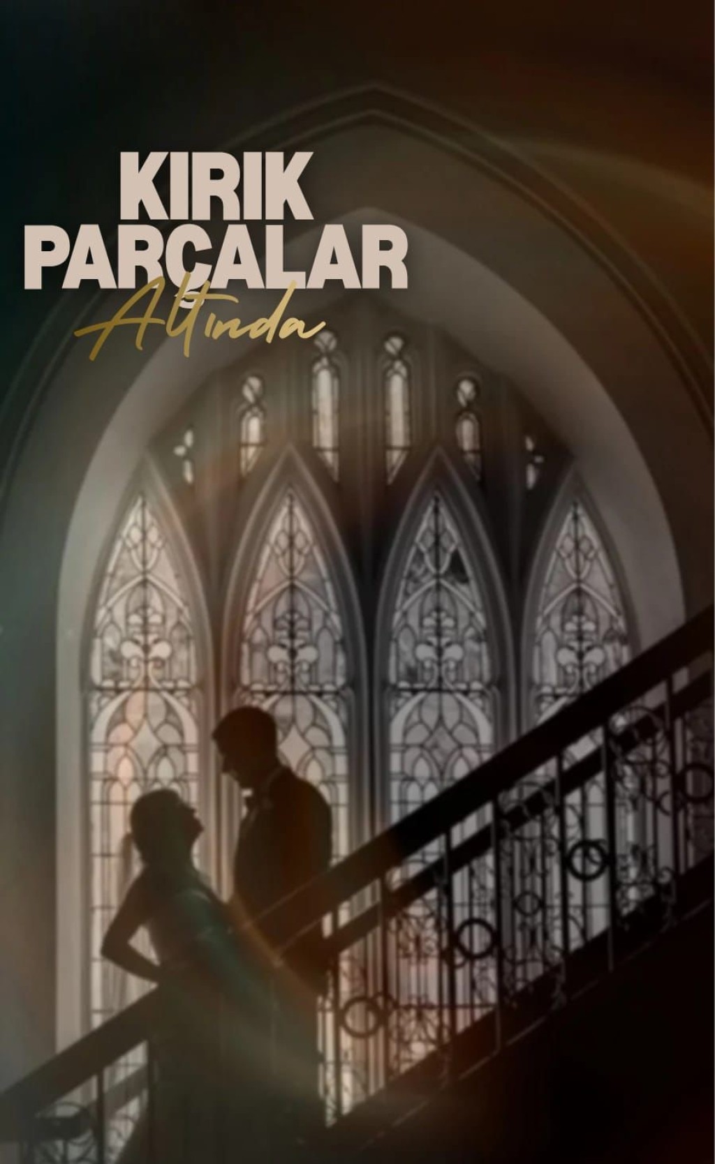 KIRIK PARÇALAR ALTINDA